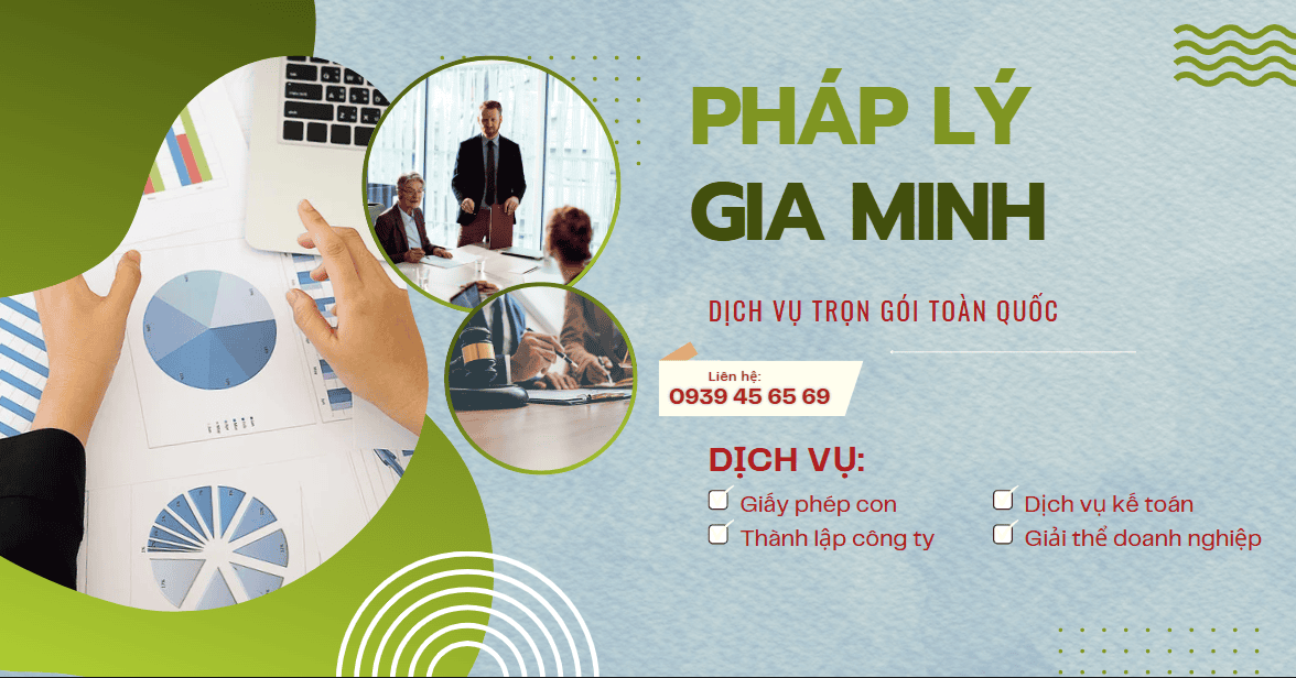 Khách hàng thưởng thức món ăn tại quán nhỏ