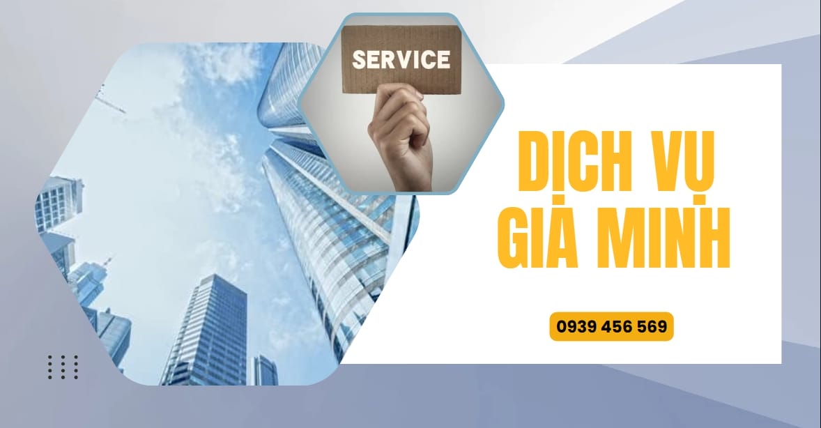 Chủ quán ăn vỉa hè phục vụ khách hàng