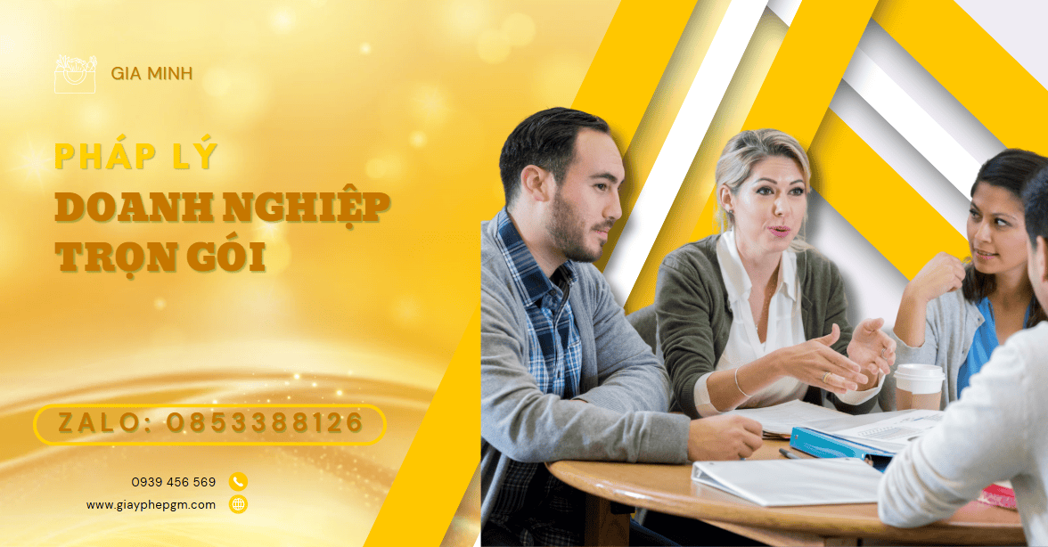 Người dân kê khai thuế tại Văn Giang