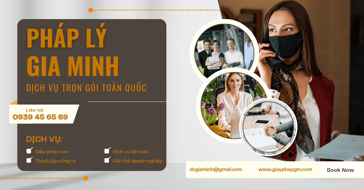 Người dân nộp hồ sơ thuế